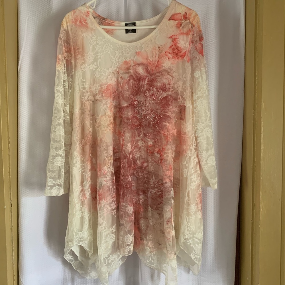 Sold. Size 1X  lace blouse